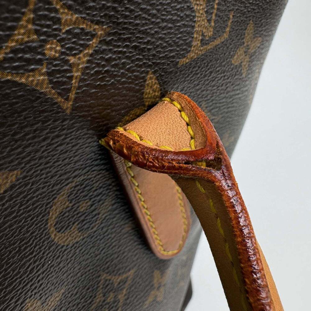 LOUIS VUITTON Authentic Brown Monogram Shoulder Bag - Picture 4 of 8